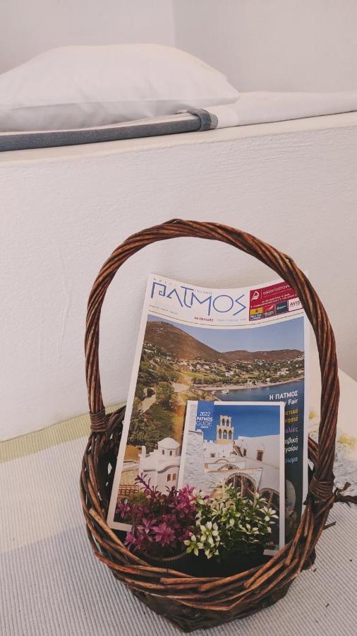 Lampi'S Dolphin Aparthotel Patmos Island ภายนอก รูปภาพ