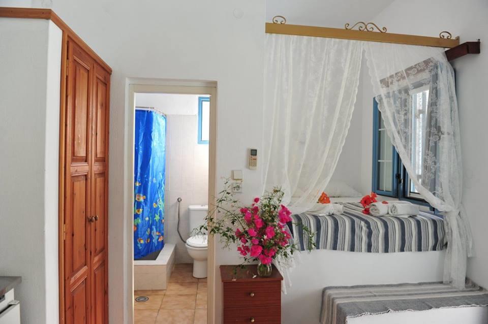 Lampi'S Dolphin Aparthotel Patmos Island ภายนอก รูปภาพ